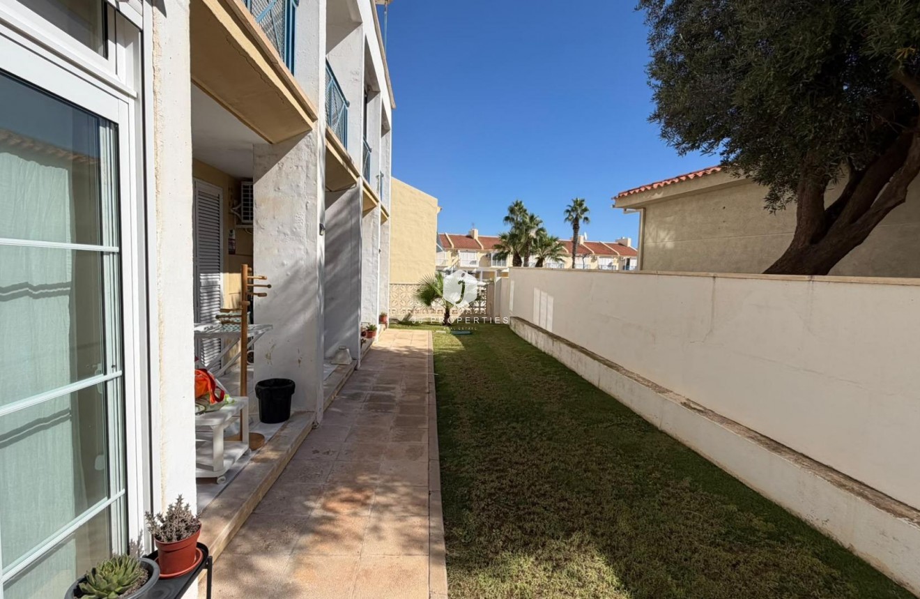 Resale - Apartment / flat -
Torrevieja - Torreblanca