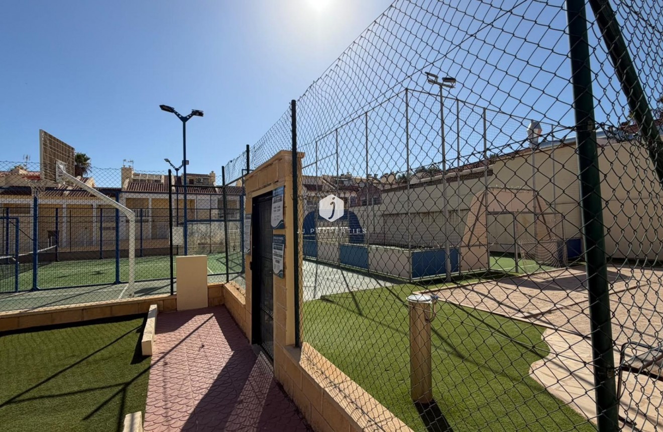 Resale - Apartment / flat -
Torrevieja - Torreblanca