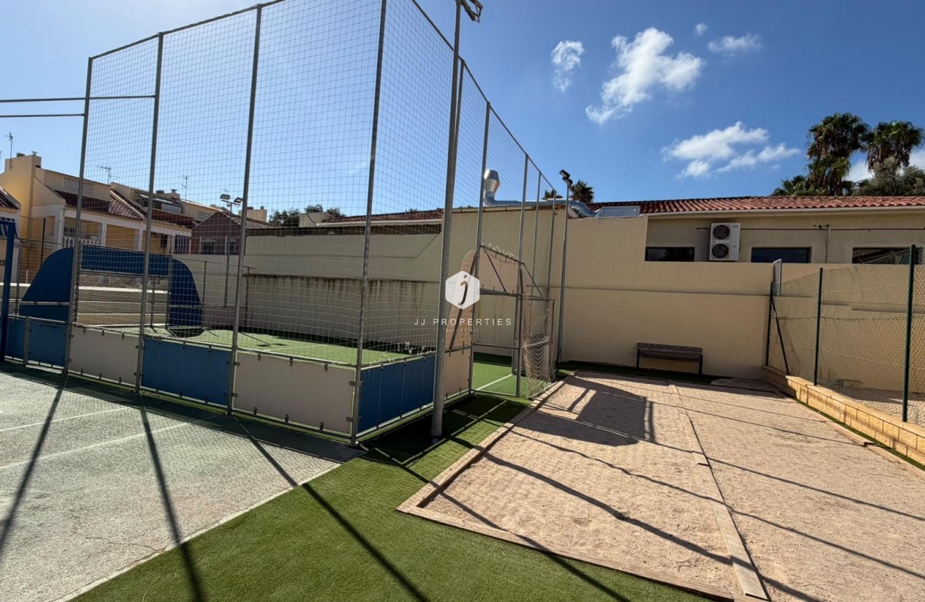 Resale - Apartment / flat -
Torrevieja - Torreblanca