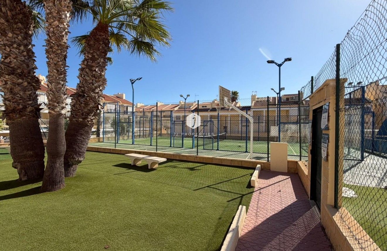 Resale - Apartment / flat -
Torrevieja - Torreblanca
