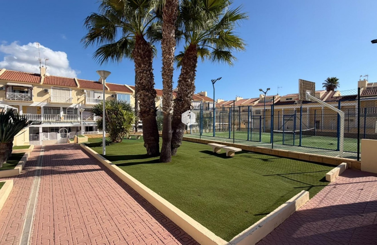 Resale - Apartment / flat -
Torrevieja - Torreblanca