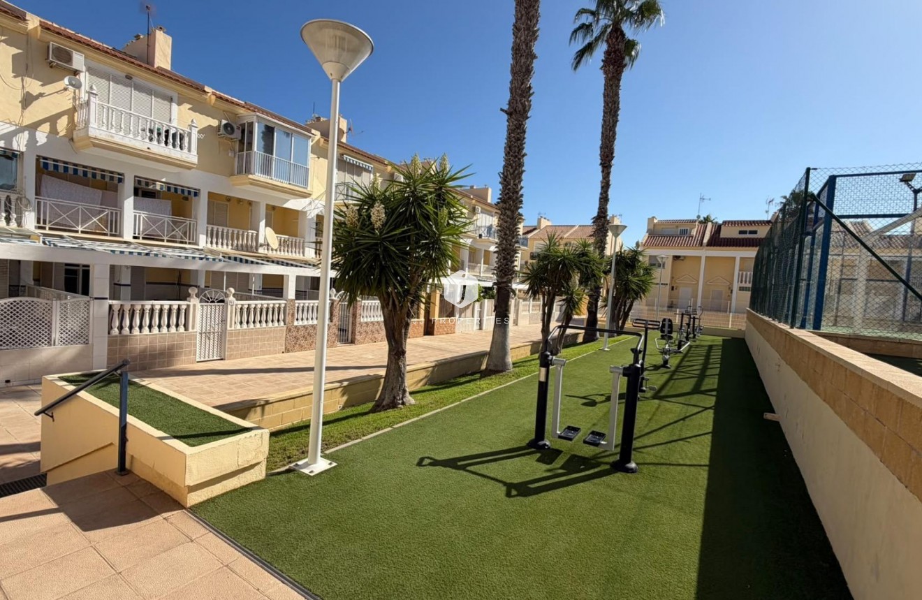 Resale - Apartment / flat -
Torrevieja - Torreblanca