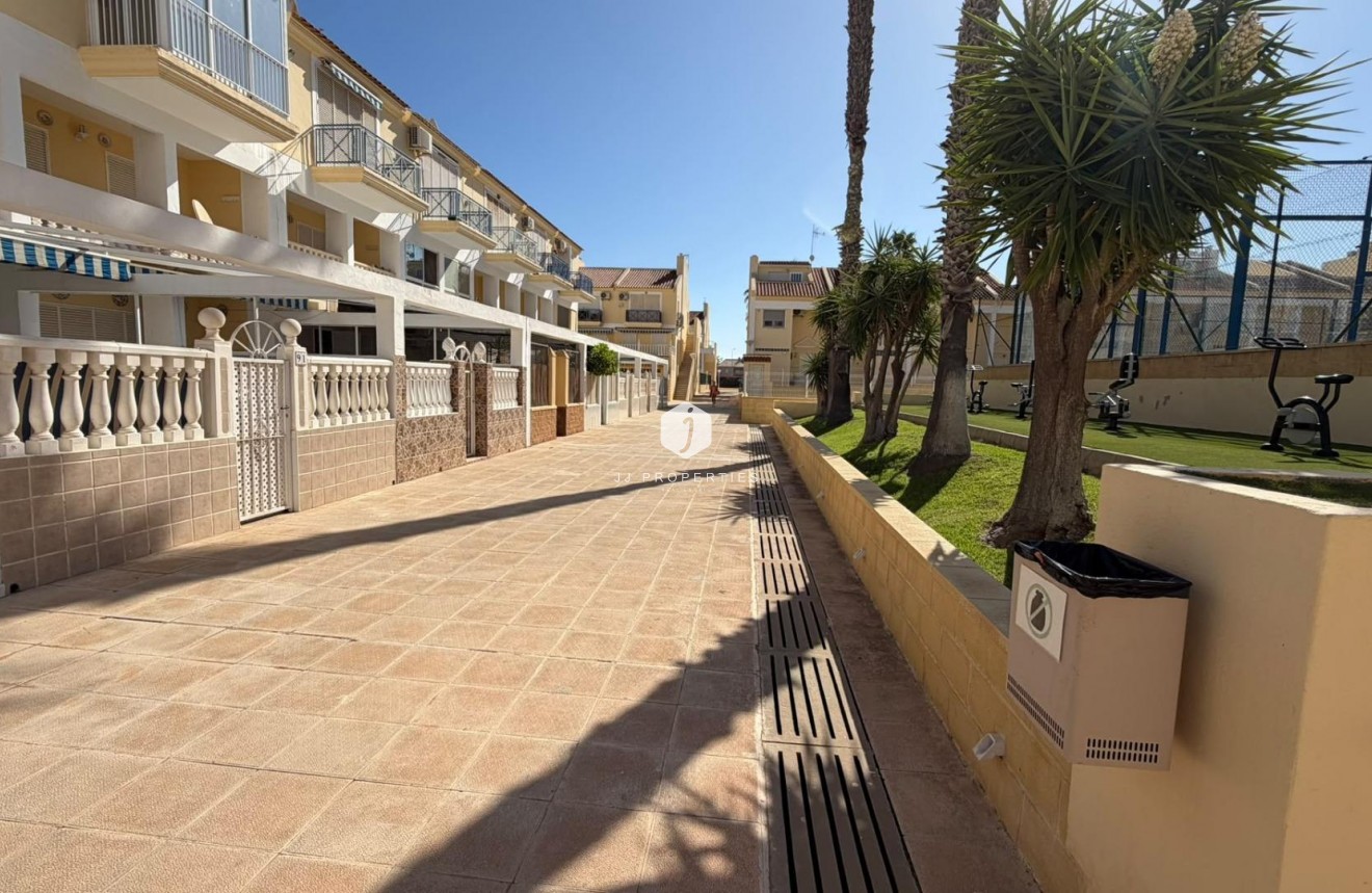 Resale - Apartment / flat -
Torrevieja - Torreblanca