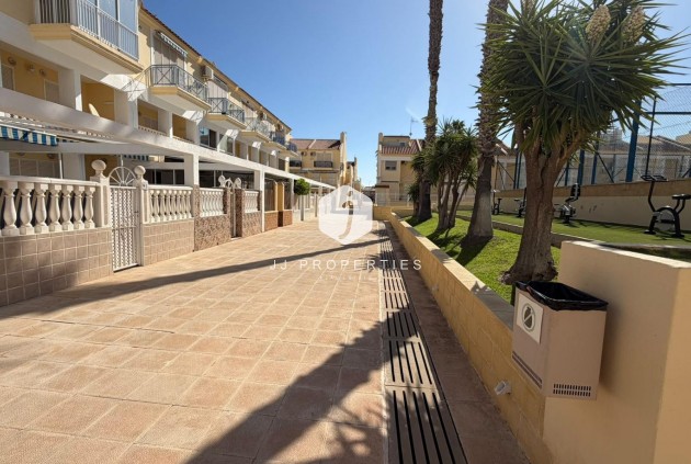 Resale - Apartment / flat -
Torrevieja - Torreblanca