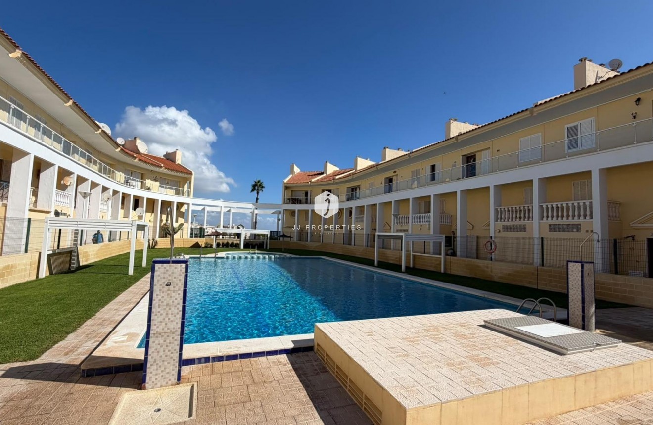 Resale - Apartment / flat -
Torrevieja - Torreblanca