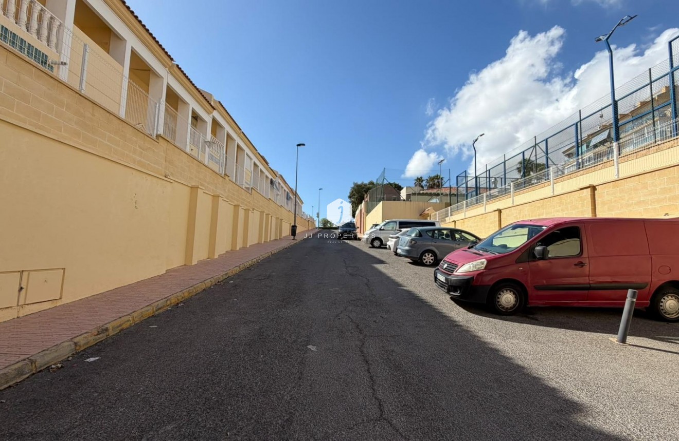 Resale - Apartment / flat -
Torrevieja - Torreblanca