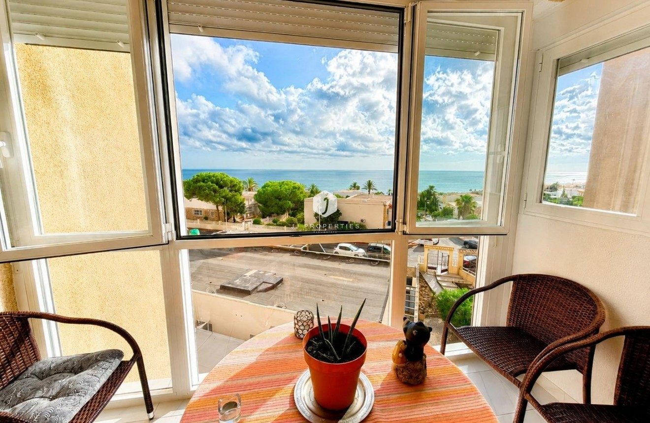 Long Term Rental - Apartment / flat -
Torrevieja - Cabo cervera