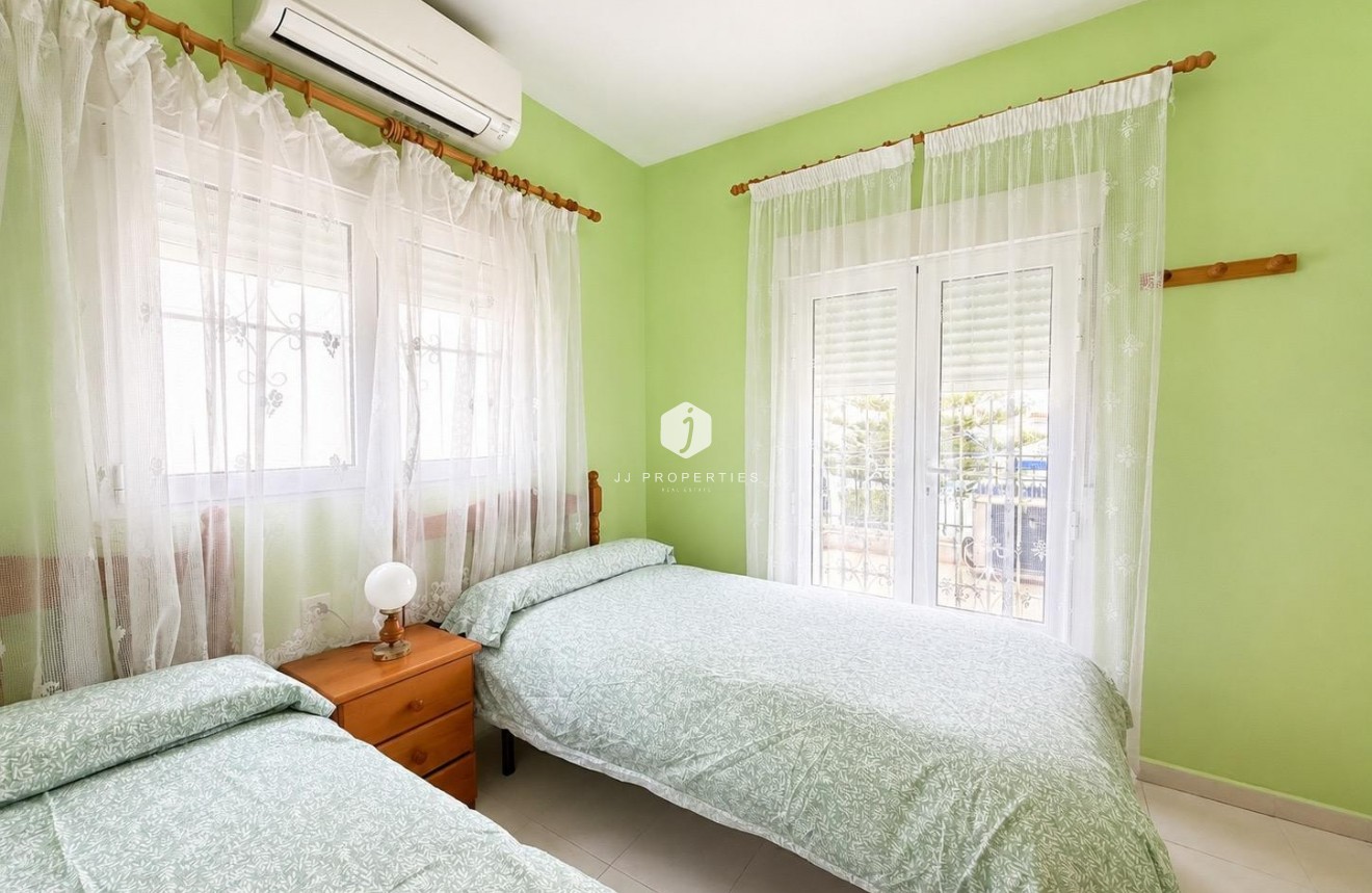 Long Term Rental - Chalet -
Torrevieja - Nueva Torrevieja