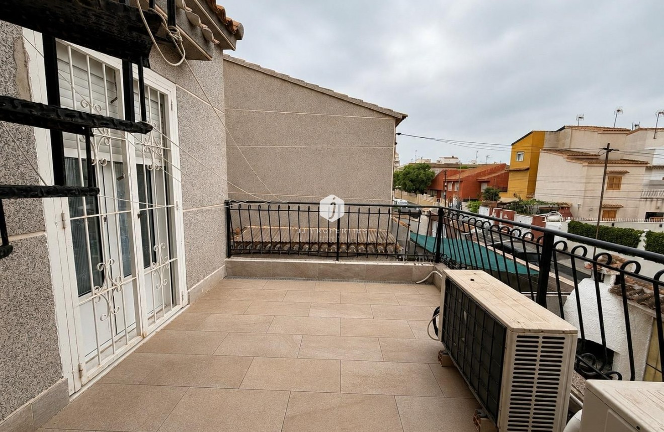 Long Term Rental - Chalet -
Torrevieja - Nueva Torrevieja