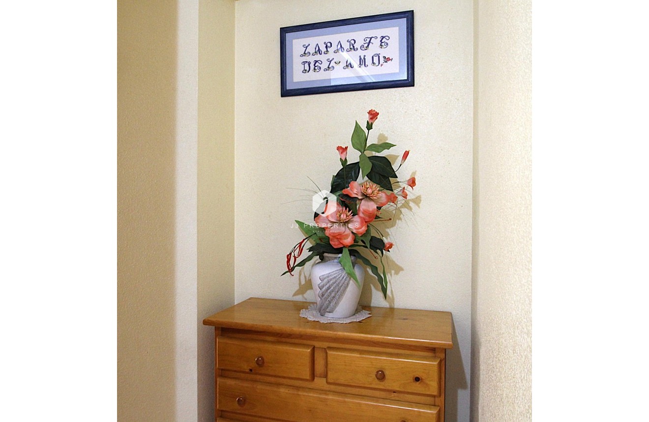 Aus zweiter Hand - Wohnung -
Torrevieja - Las Piscinas Naturales