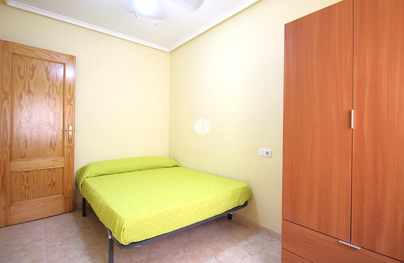 Aus zweiter Hand - Wohnung -
Torrevieja - Las Piscinas Naturales