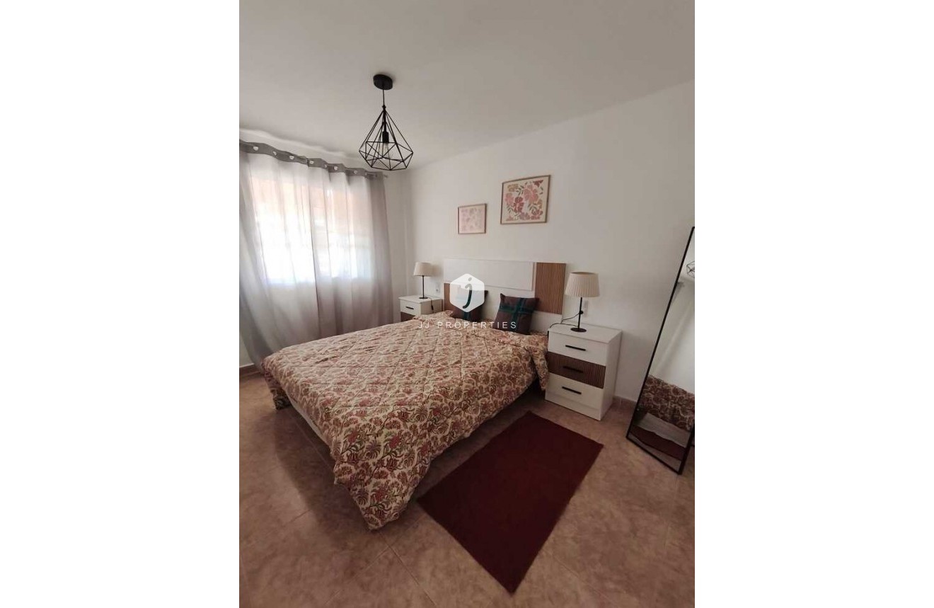 Aus zweiter Hand - Penthouse -
Torrevieja - PARQUE DE LAS NACIONES