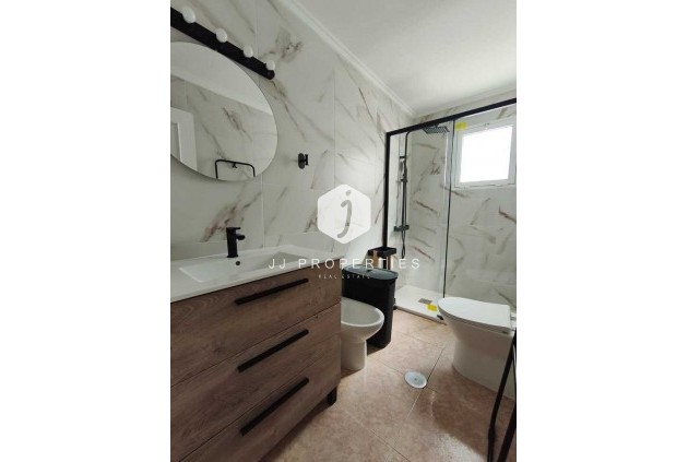Aus zweiter Hand - Penthouse -
Torrevieja - PARQUE DE LAS NACIONES