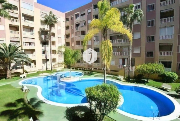 Aus zweiter Hand - Penthouse -
Torrevieja - PARQUE DE LAS NACIONES