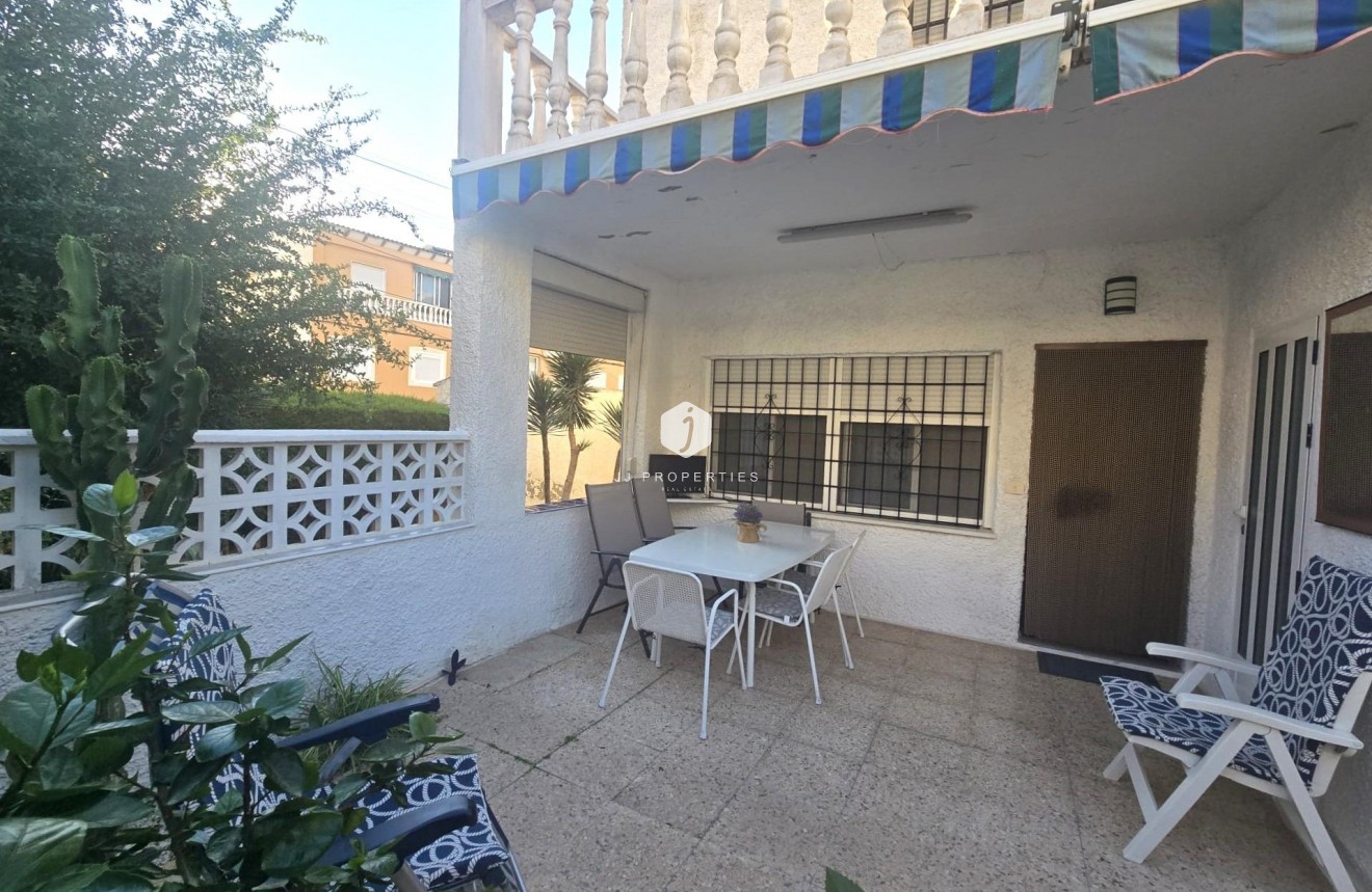 Tweedehands - duplex -
Torrevieja - Habaneras