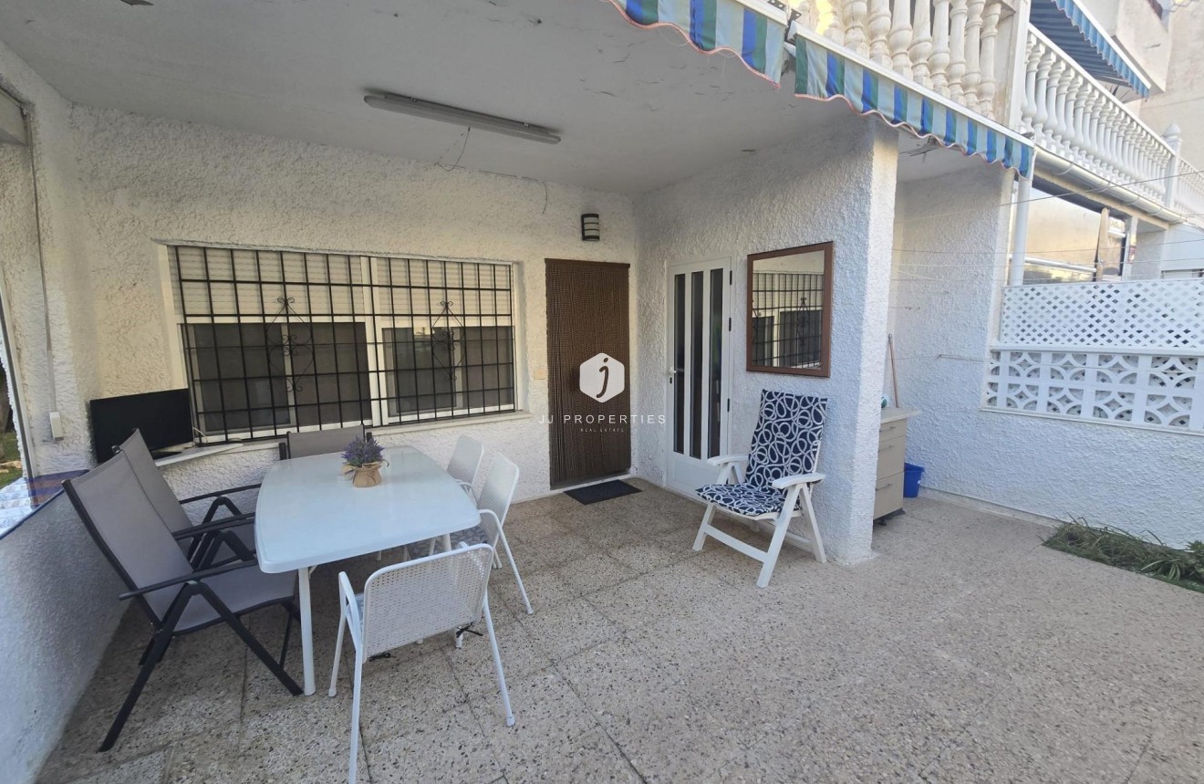 Tweedehands - duplex -
Torrevieja - Habaneras