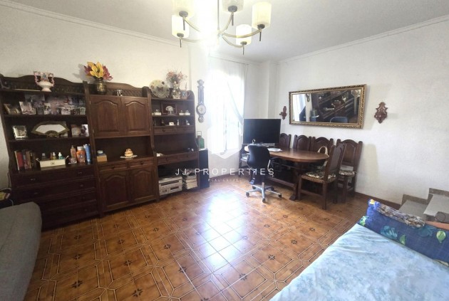 Tweedehands - duplex -
Torrevieja - Habaneras