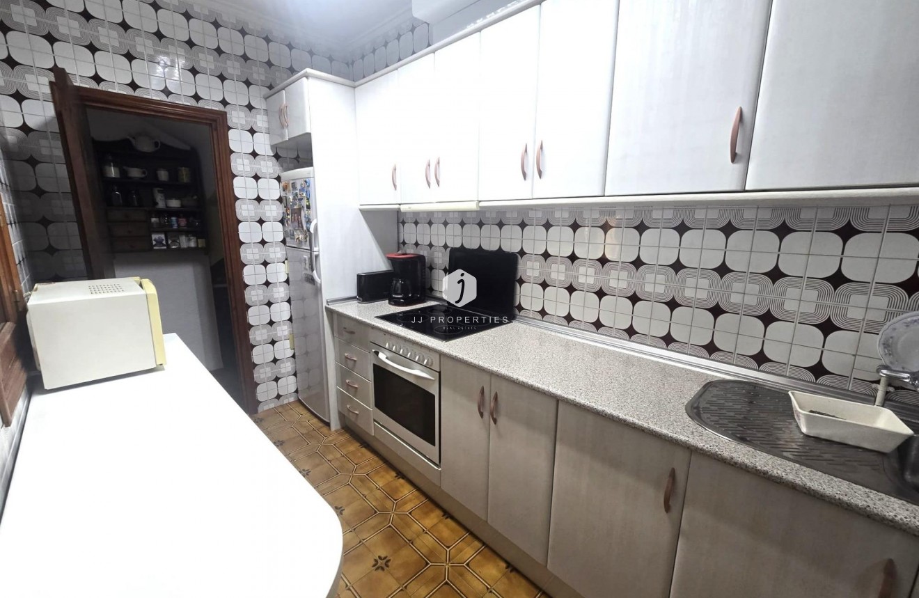 Tweedehands - duplex -
Torrevieja - Habaneras