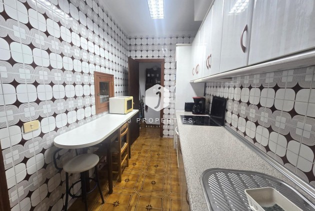 Tweedehands - duplex -
Torrevieja - Habaneras