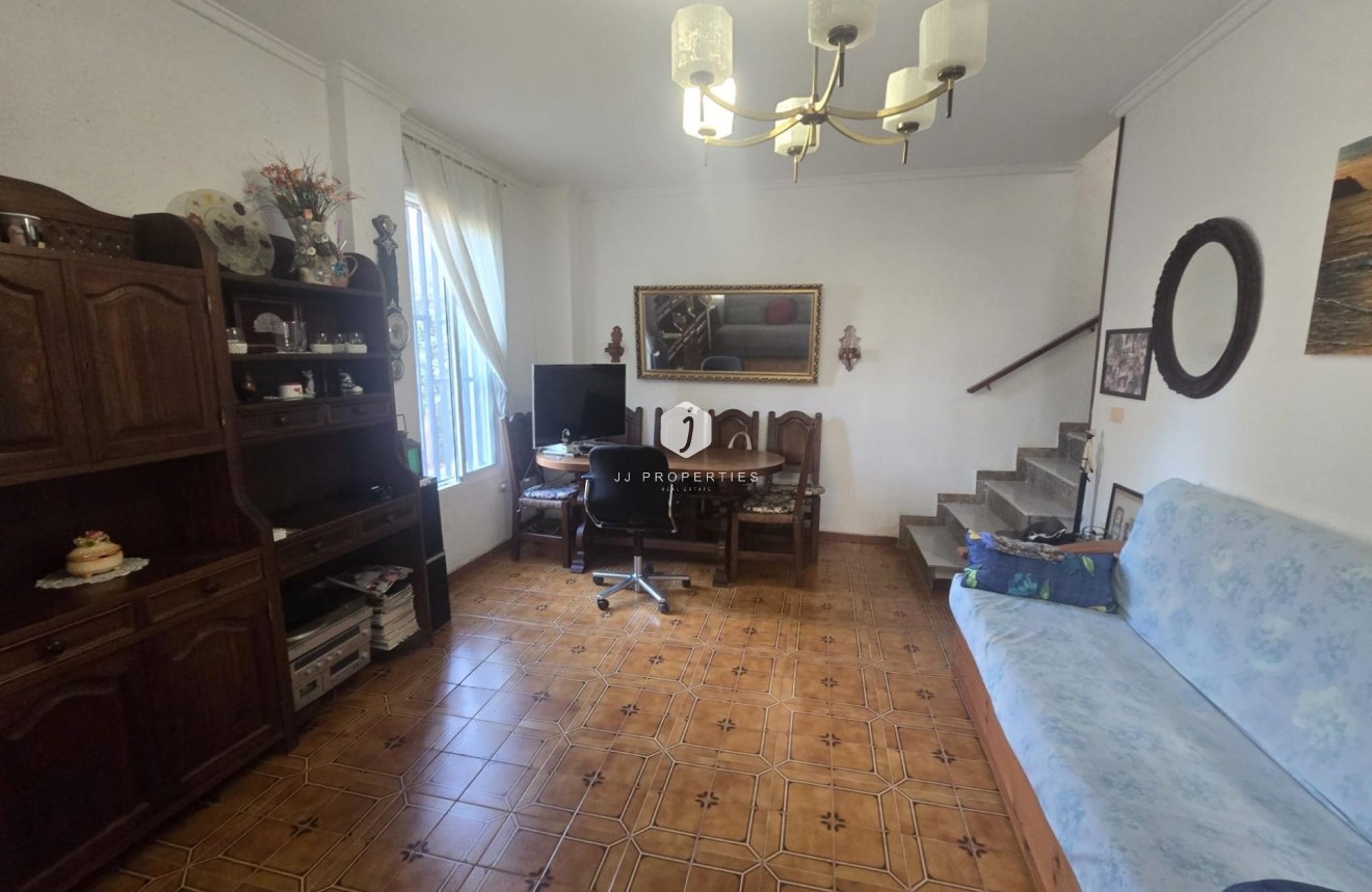 Tweedehands - duplex -
Torrevieja - Habaneras