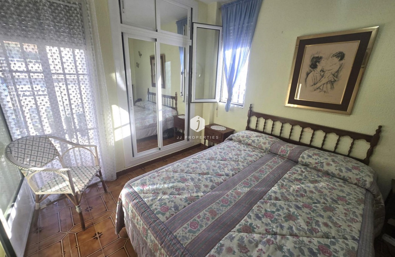 Tweedehands - duplex -
Torrevieja - Habaneras