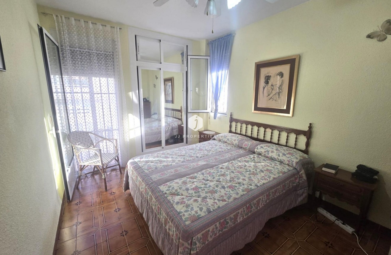 Tweedehands - duplex -
Torrevieja - Habaneras
