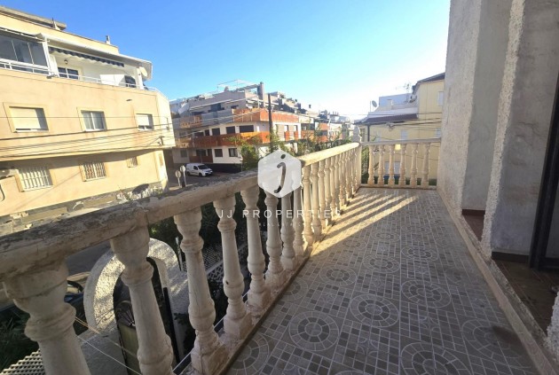 Tweedehands - duplex -
Torrevieja - Habaneras