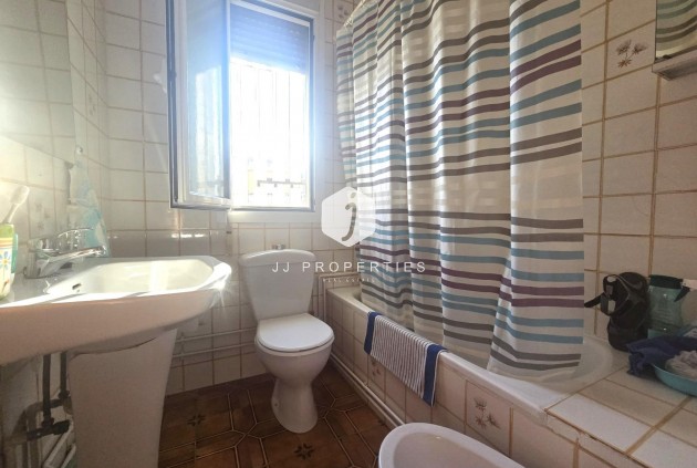 Tweedehands - duplex -
Torrevieja - Habaneras