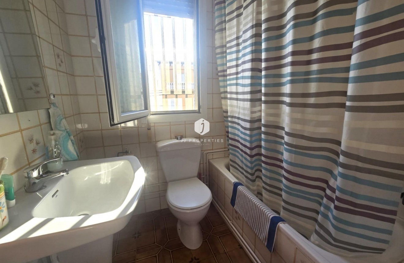 Tweedehands - duplex -
Torrevieja - Habaneras