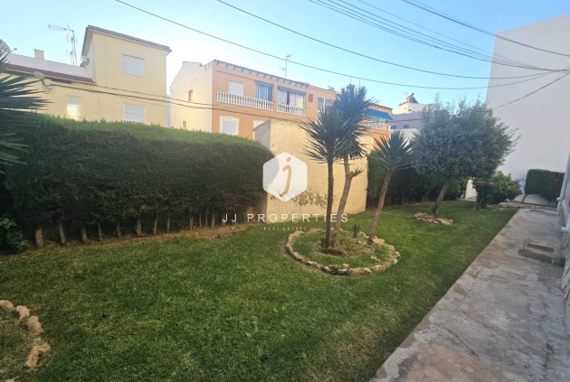 Tweedehands - duplex -
Torrevieja - Habaneras
