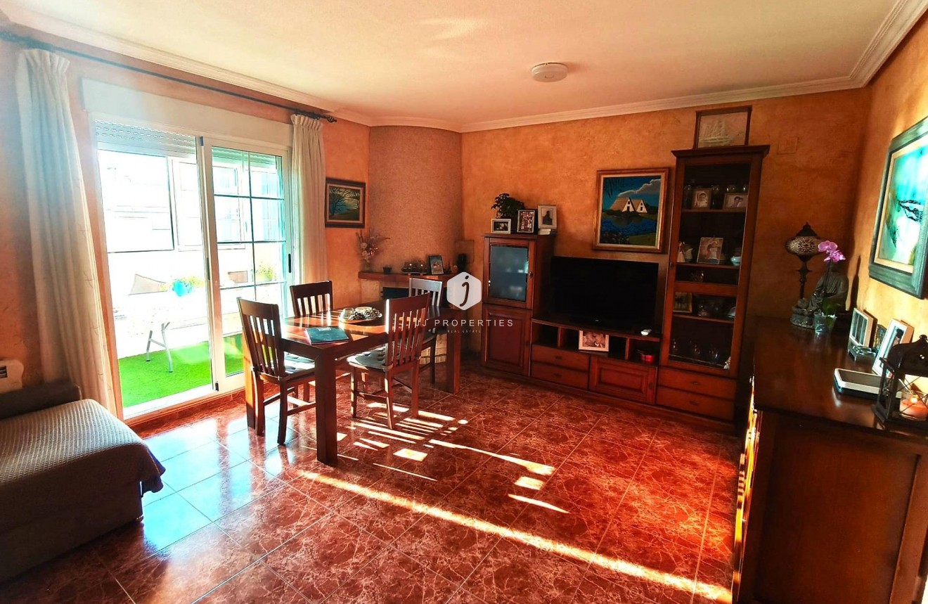 Resale - Apartment / flat -
Torrevieja - Centro