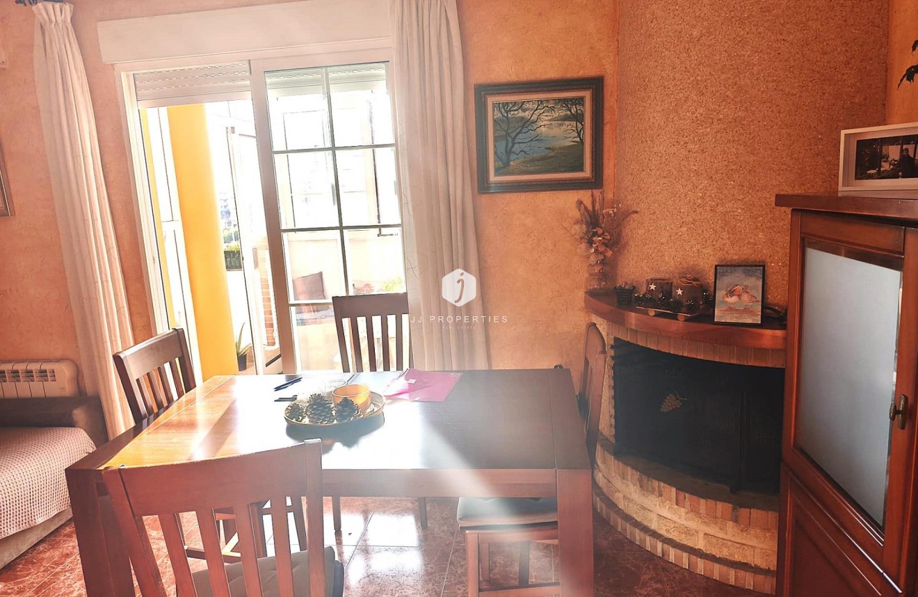 Resale - Apartment / flat -
Torrevieja - Centro