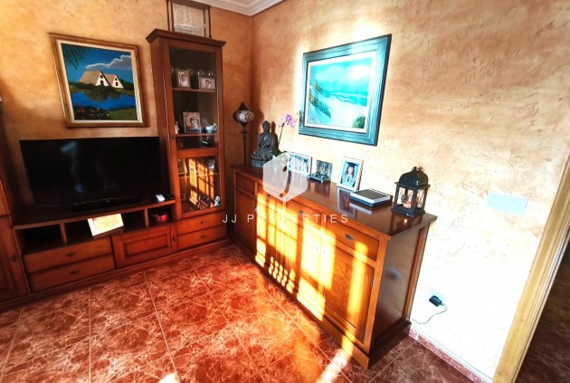 Resale - Apartment / flat -
Torrevieja - Centro