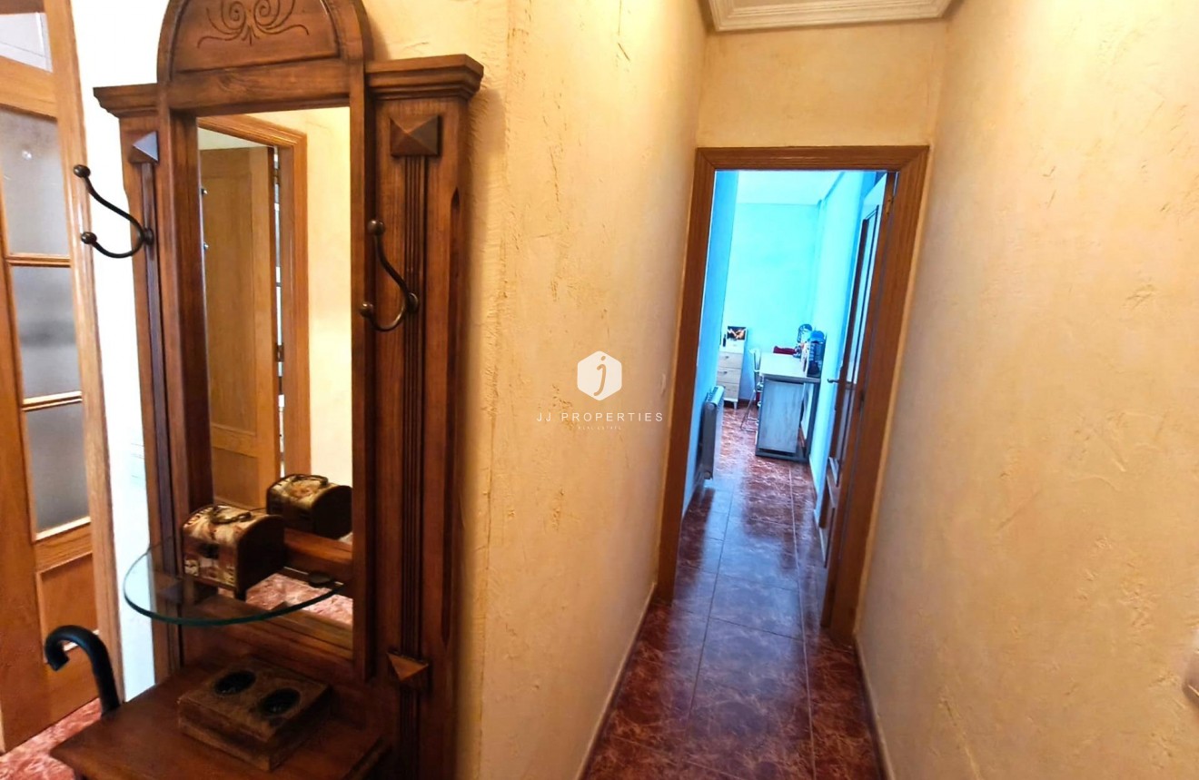 Resale - Apartment / flat -
Torrevieja - Centro