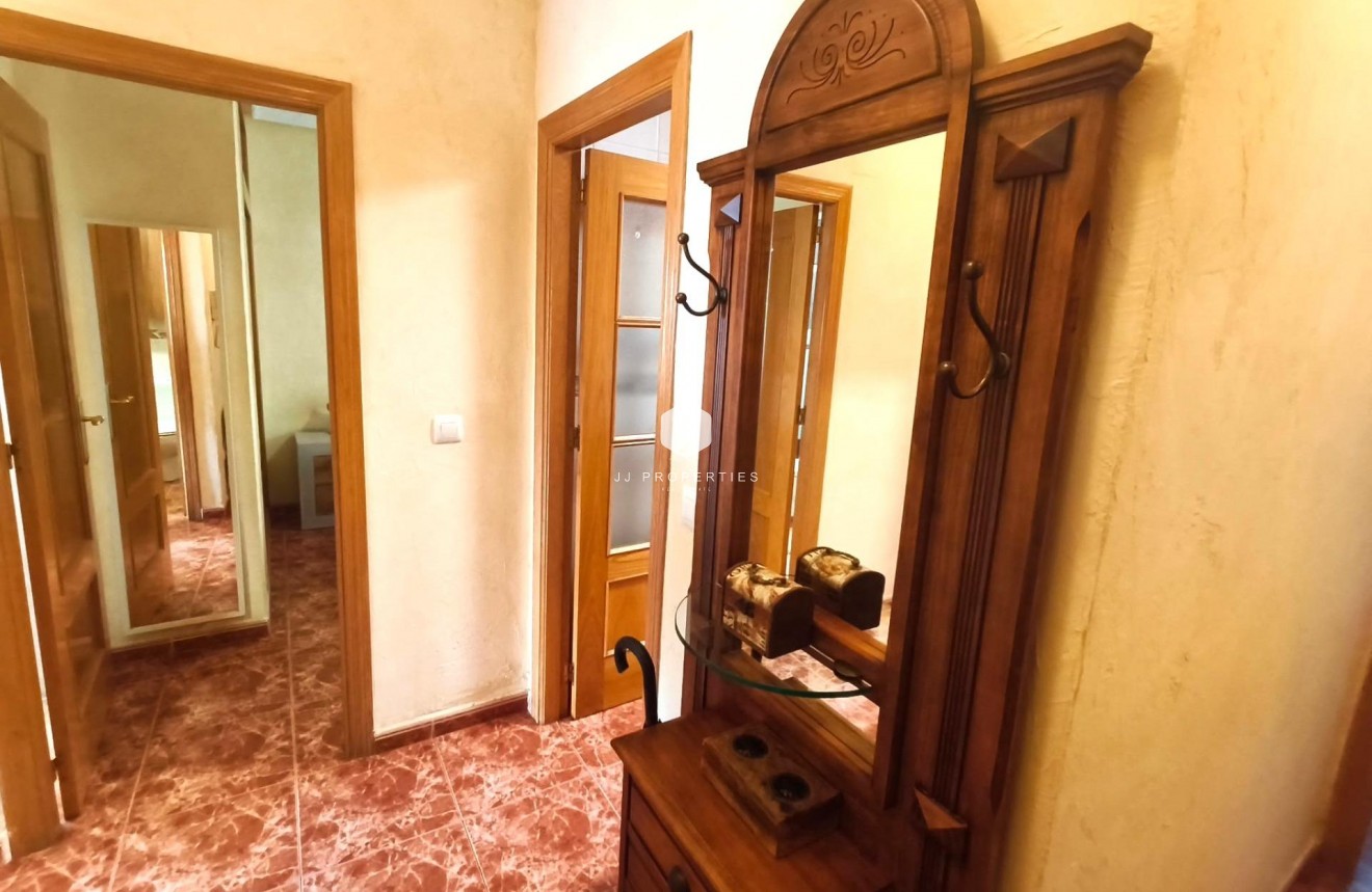 Resale - Apartment / flat -
Torrevieja - Centro