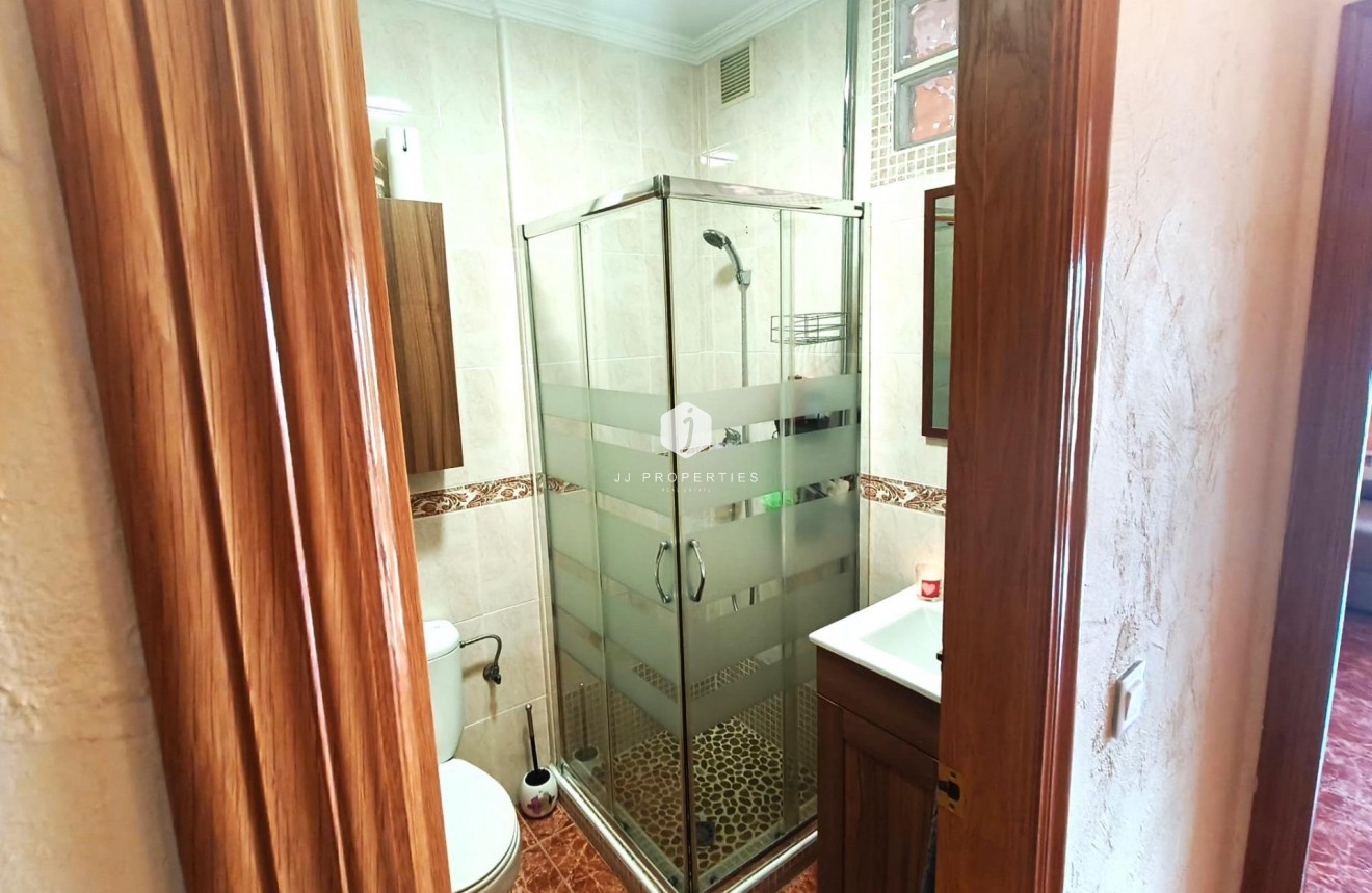 Resale - Apartment / flat -
Torrevieja - Centro