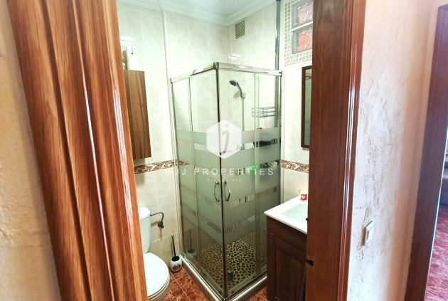 Resale - Apartment / flat -
Torrevieja - Centro