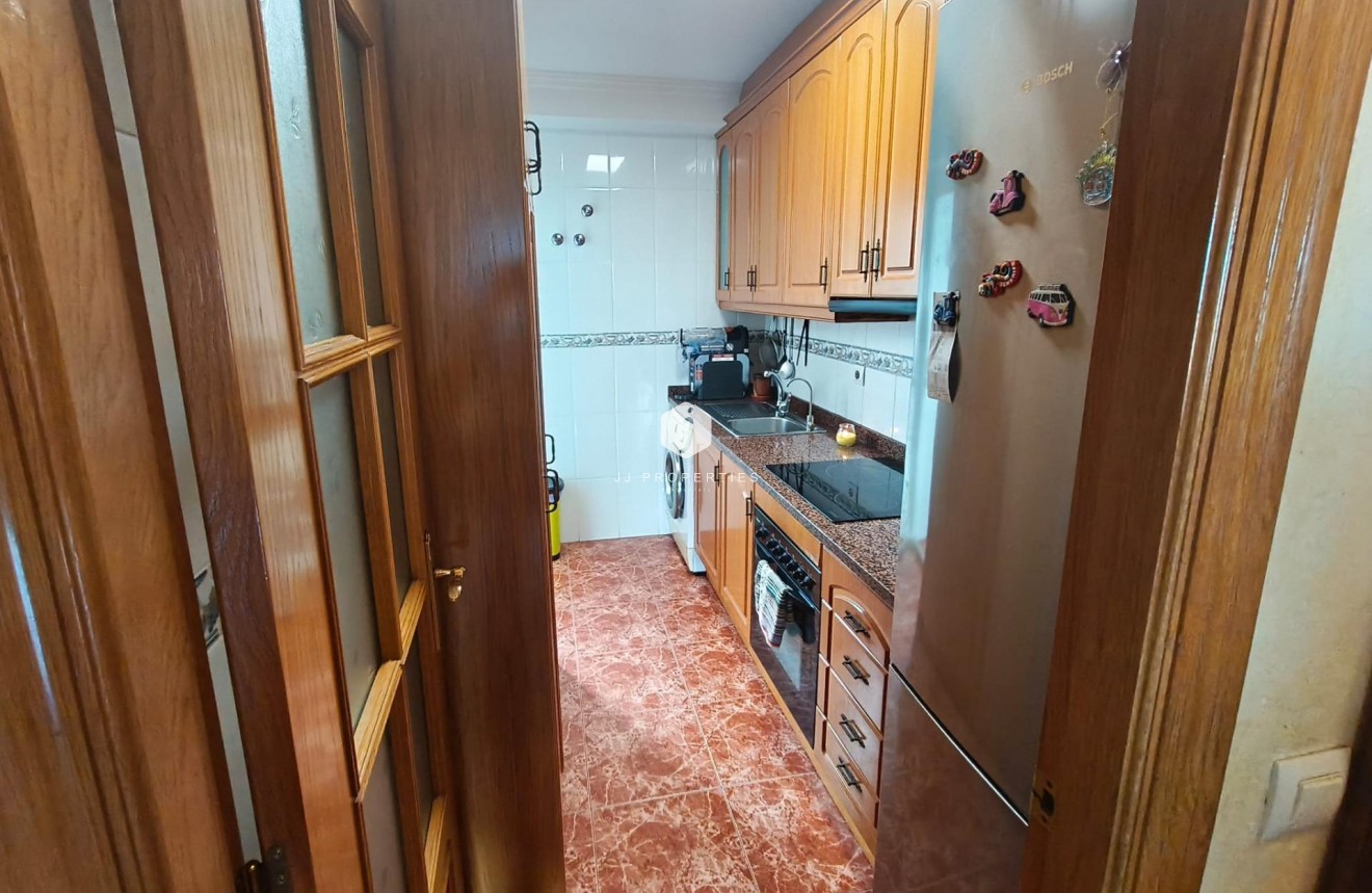 Resale - Apartment / flat -
Torrevieja - Centro