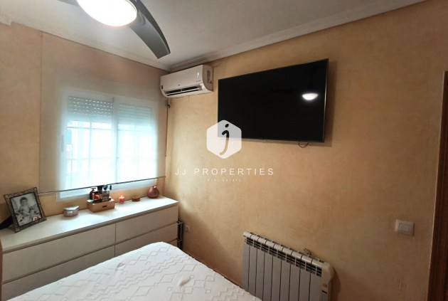 Resale - Apartment / flat -
Torrevieja - Centro