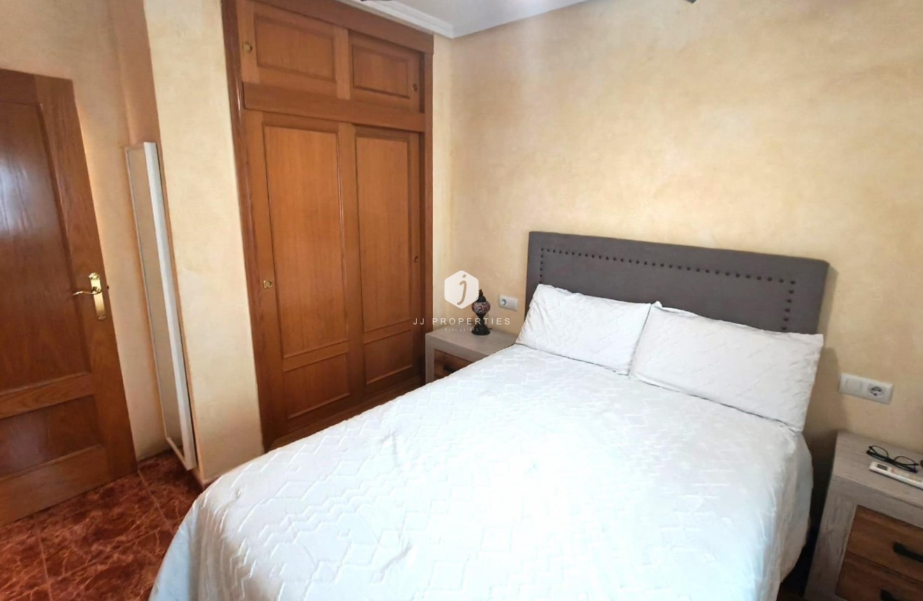 Resale - Apartment / flat -
Torrevieja - Centro