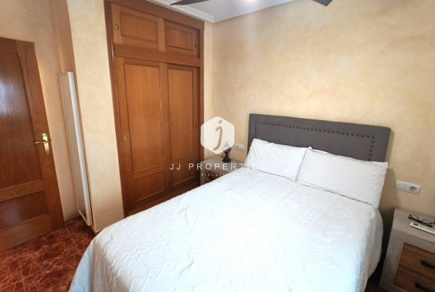Resale - Apartment / flat -
Torrevieja - Centro