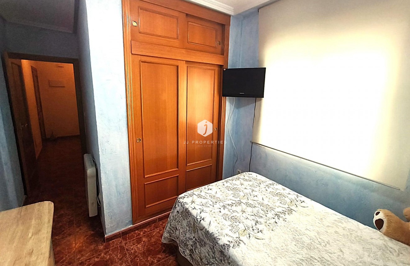 Resale - Apartment / flat -
Torrevieja - Centro