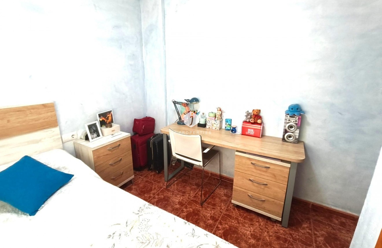 Resale - Apartment / flat -
Torrevieja - Centro