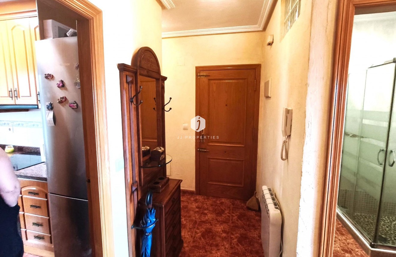 Resale - Apartment / flat -
Torrevieja - Centro