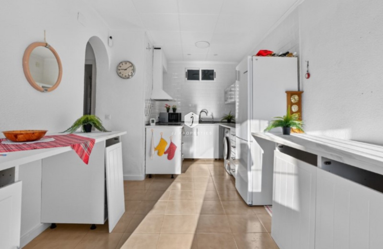 Resale - Villa -
Torrevieja - Costa Blanca