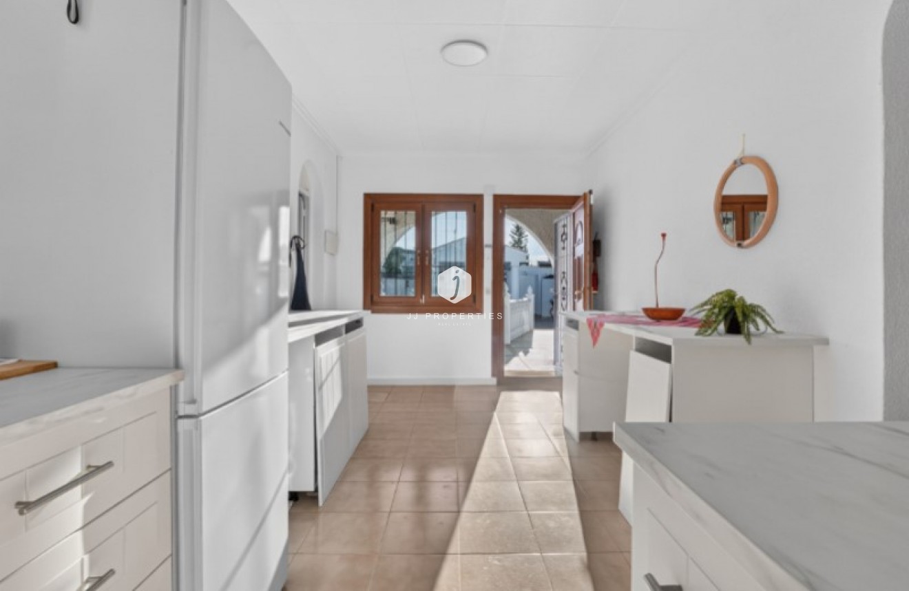 Resale - Villa -
Torrevieja - Costa Blanca
