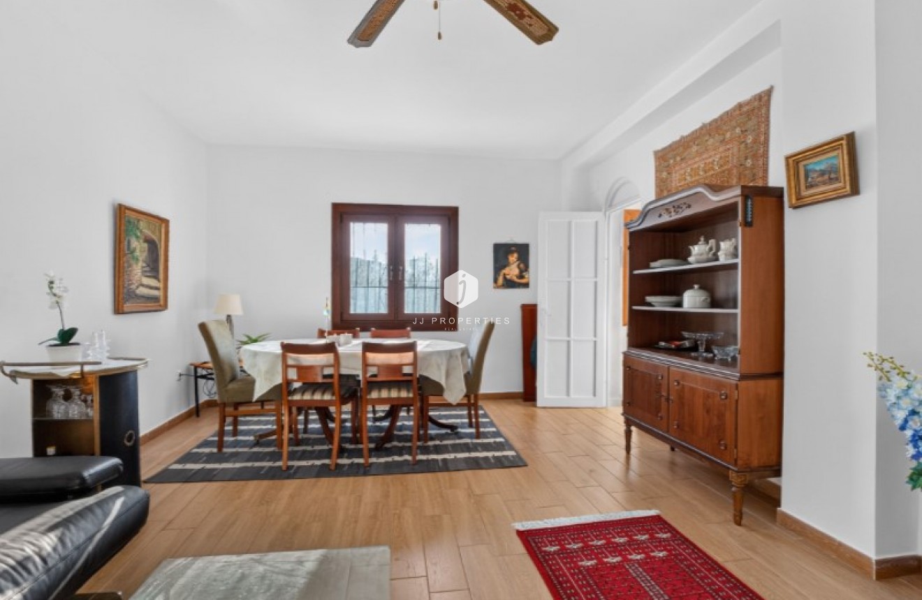 Resale - Villa -
Torrevieja - Costa Blanca