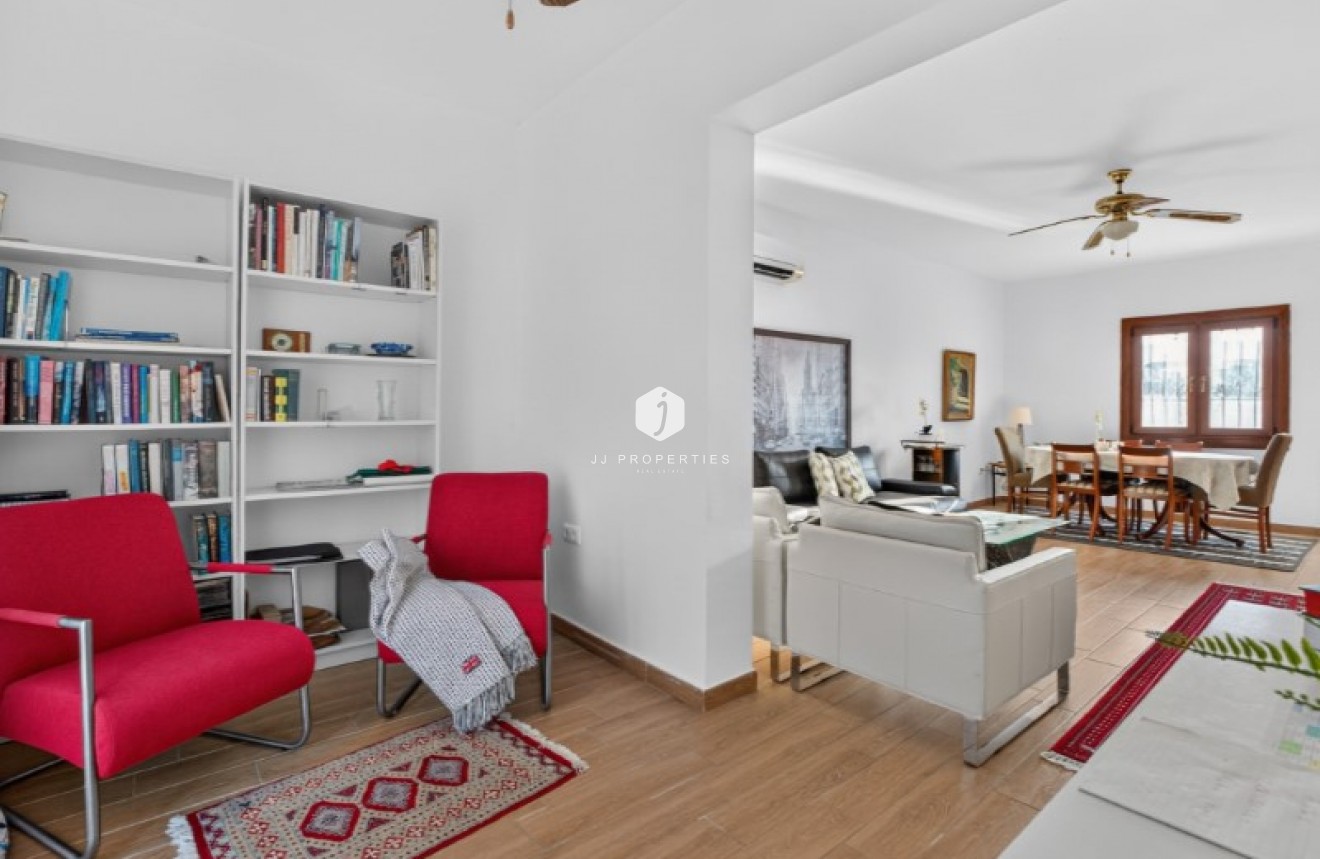 Resale - Villa -
Torrevieja - Costa Blanca