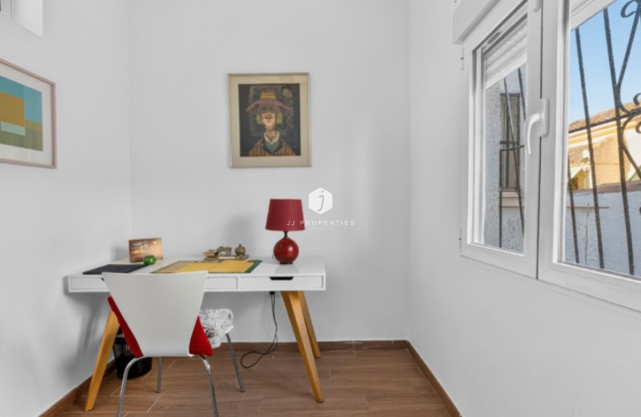 Resale - Villa -
Torrevieja - Costa Blanca