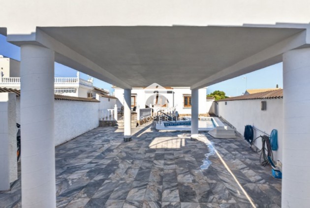 Resale - Villa -
Torrevieja - Costa Blanca
